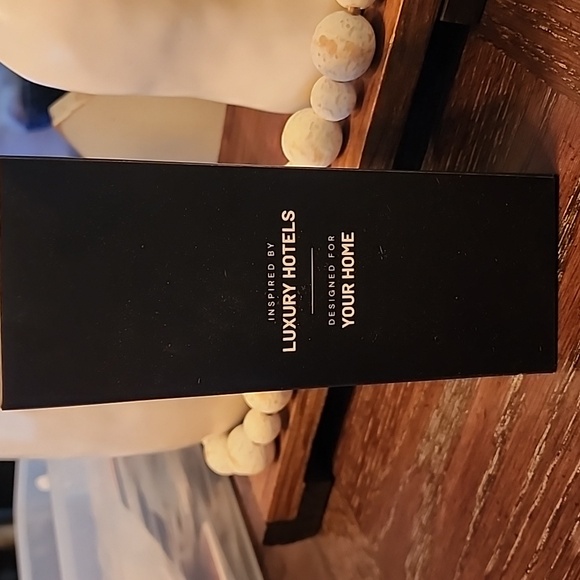 NIB Hotel Collection Black Reed Diffuser Box - Picture 2 of 6